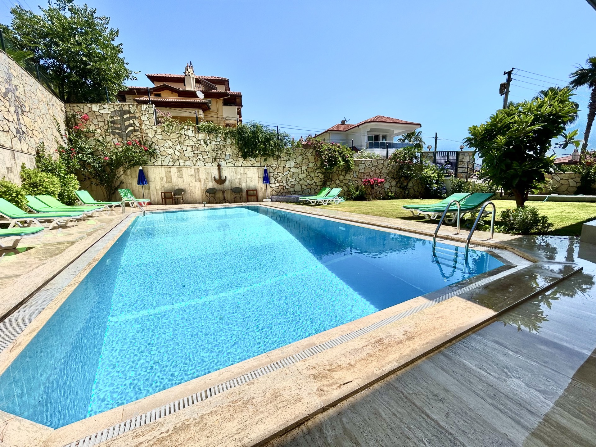 White Suites Icmeler pool