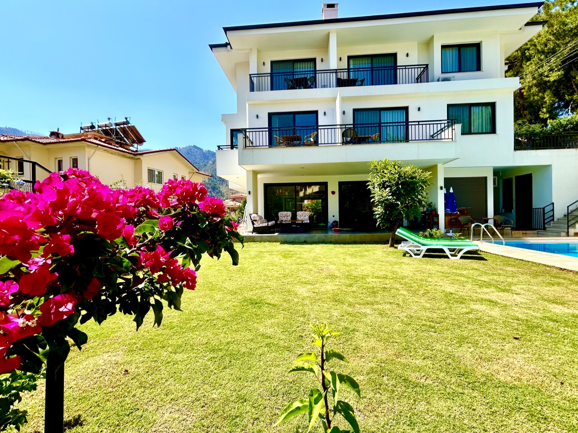 White Suites Icmeler exterior